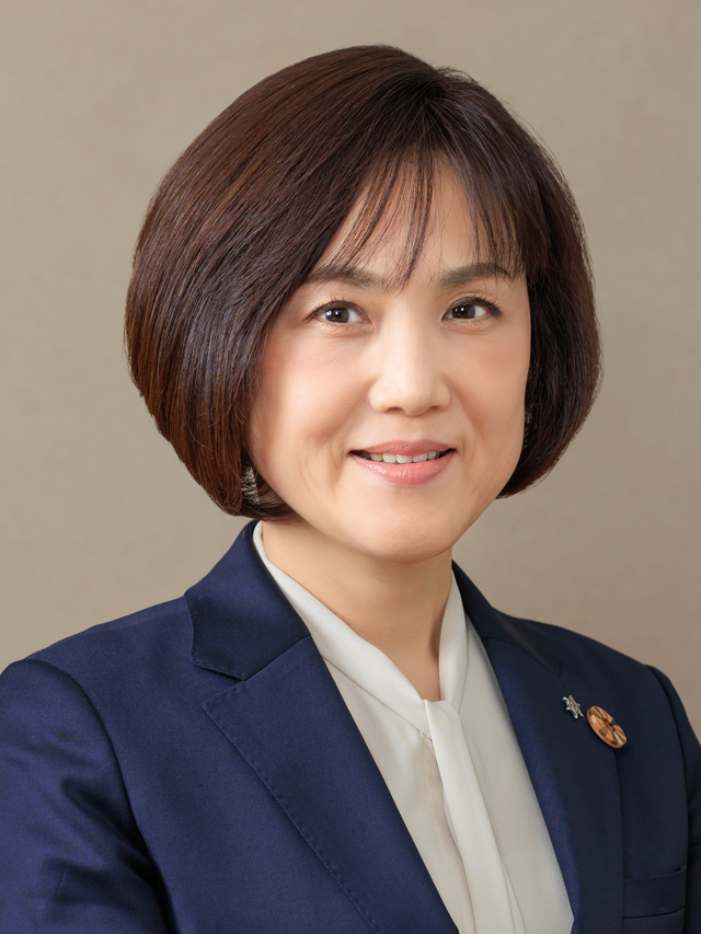 吉岡　佐和子